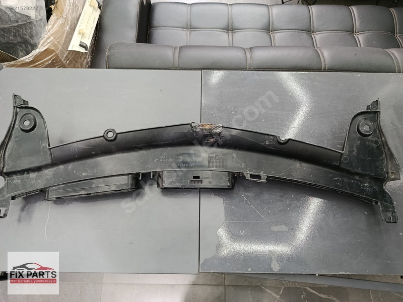Mercedes E Ön Panel