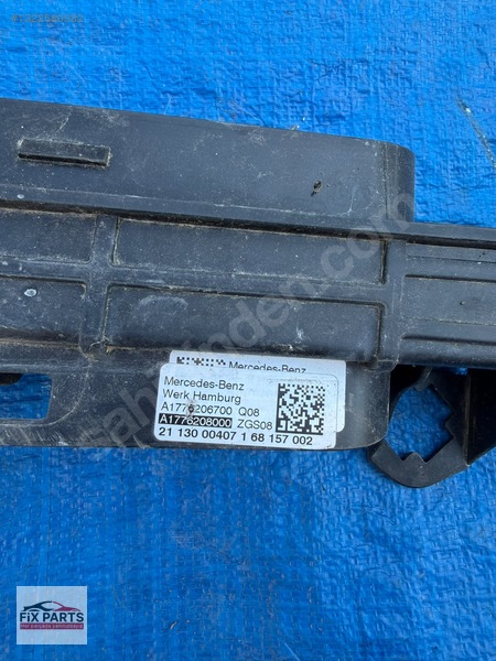 Mercedes A Ön Panel