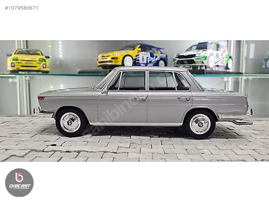 MCG, 1:18 BMW 2000 (Typ 121), silber - Diecast Model Araba