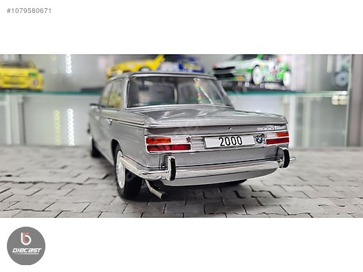 MCG, 1:18 BMW 2000 (Typ 121), silber - Diecast Model Araba