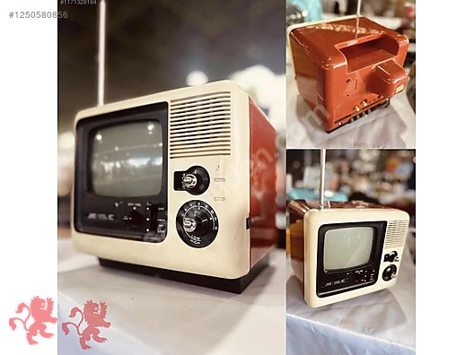 Japon Mini Televizyon JVC - 3020 ..1975 yili . Victor Company on