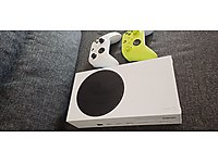 xbox series s ( içindeki oyunlarla birlikte)