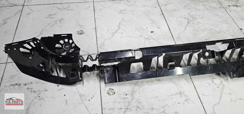 BMW 1 Serisi Tampon Braketi (Arka)