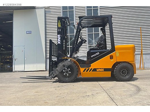 Machinery / Industrial / Carrying & Stacking Equipment / Forklifts / For Sale / Vmax