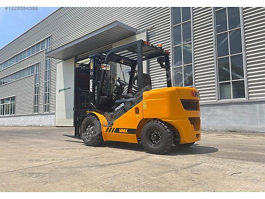 Machinery / Industrial / Carrying & Stacking Equipment / Forklifts / For Sale / Vmax