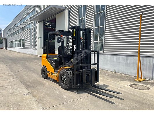 Machinery / Industrial / Carrying & Stacking Equipment / Forklifts / For Sale / Vmax