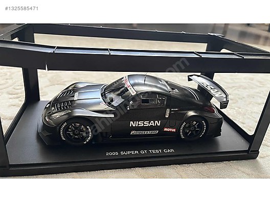 Autoart Diecast Model 1:18 Nissan Araba - 1325585471