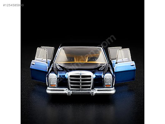 Hot Wheels Rlc Exclusive 1964 Mercedes-Benz 600 at