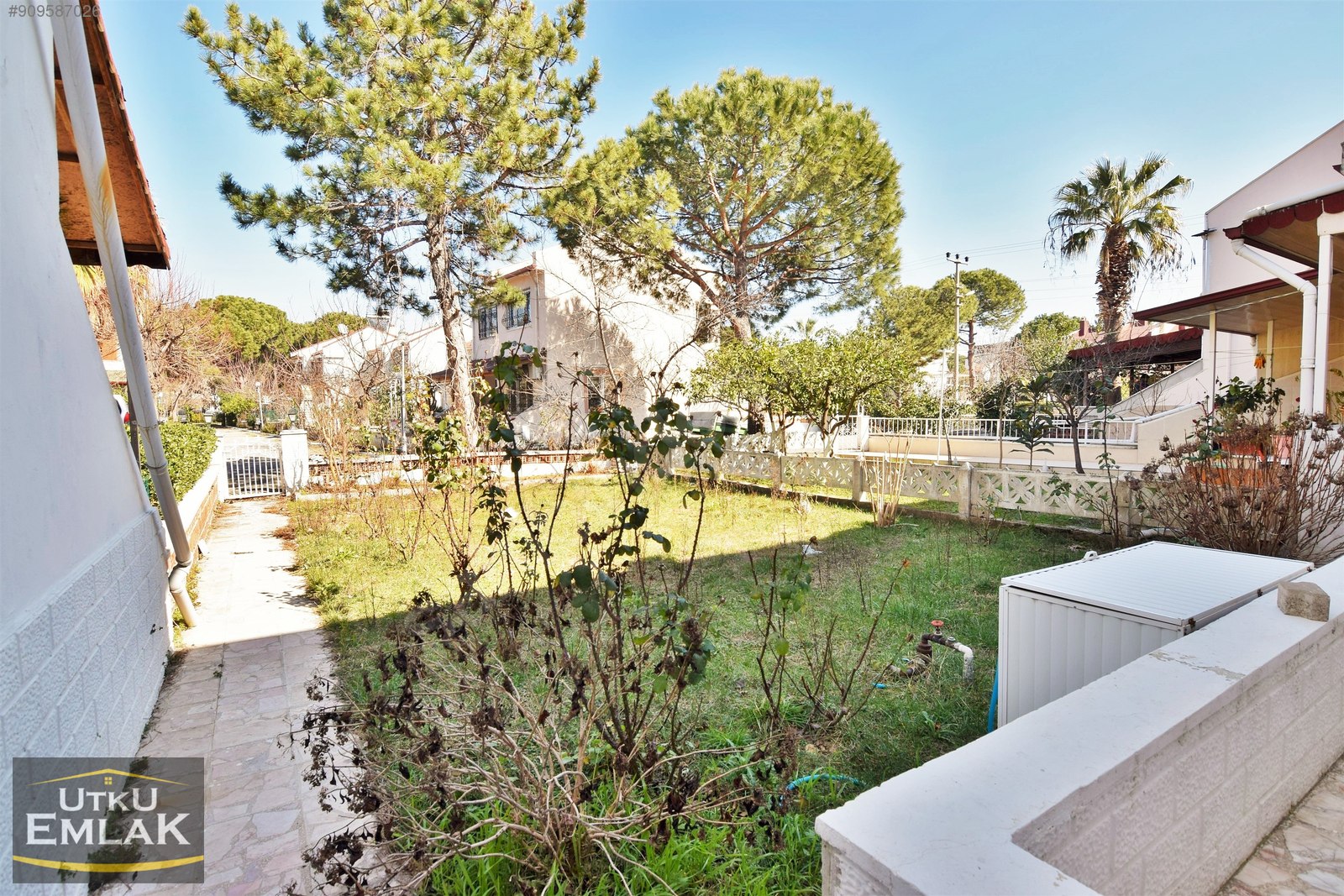 AKÇAY UTKU EMLAK�TAN DOKTORLAR SİTESİNDE 3+1 SATILIK MÜSTAKİL EV