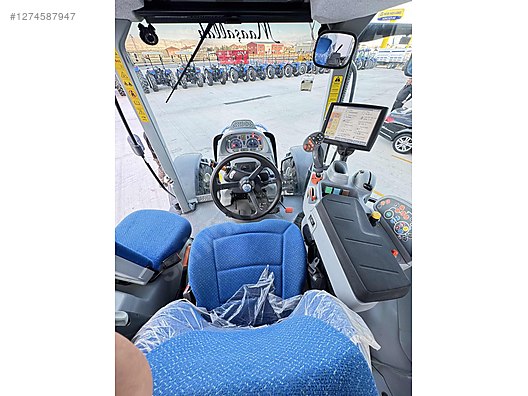 Machinery / Agricultural Machines / Tractors / New Holland / T6.160