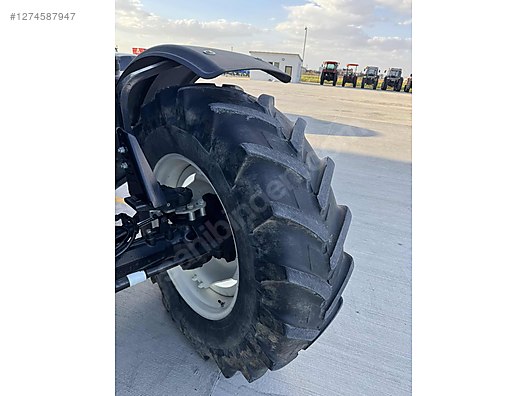 Machinery / Agricultural Machines / Tractors / New Holland / T6.160