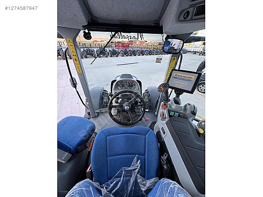 Machinery / Agricultural Machines / Tractors / New Holland / T6.160