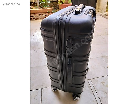 Used & Brand New Items / Clothing & Accessories / Suitcases & Luggage / Single