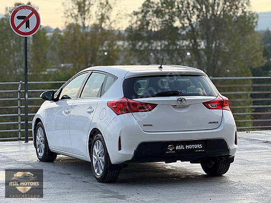 Vasıta / Otomobil / Toyota / Auris / 1.4 D-4D / Active