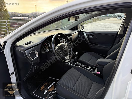 Vasıta / Otomobil / Toyota / Auris / 1.4 D-4D / Active