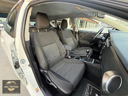Vasıta / Otomobil / Toyota / Auris / 1.4 D-4D / Active