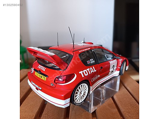 Autoart Diecast Model 1:18 Peugeot Araba - 1302590452