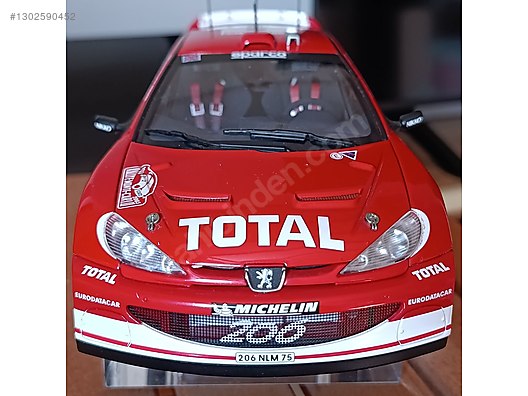 Autoart Diecast Model 1:18 Peugeot Araba - 1302590452
