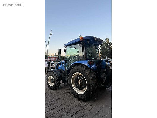 Machinery / Agricultural Machines / Tractors / New Holland / T4.75S