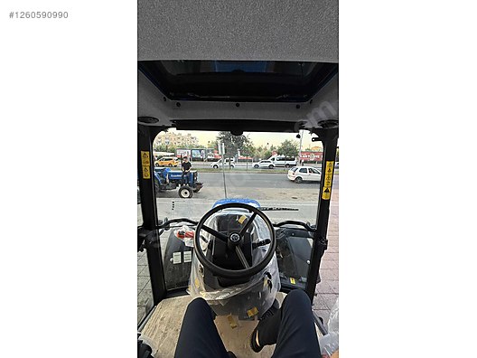 Machinery / Agricultural Machines / Tractors / New Holland / T4.75S