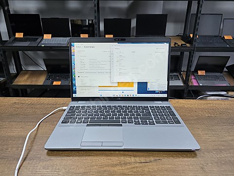 Dell / Dell Latitude 5511 İ7 10850H 16/512 MX250 2G PİL %55