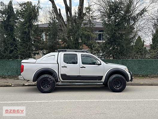 4X4 NISSAN NAVARA D40 2.5 DCI LE BVA 174CH NISSAN VO845 : GARAGE ALL ROAD  VILLAGE SPECIALISTE 4X4 A AUBAGNE