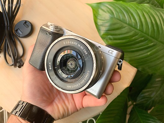 Mirrorless / Sony / Alpha a6000 / Sony a6000 Antrasit - APS-C +