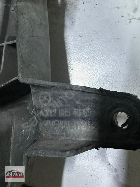 Mercedes E Tampon Braketi (Ön)