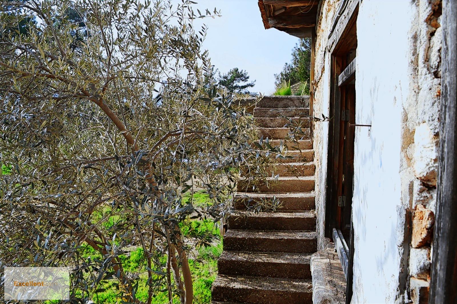 DüzlerçamıDöşemealtı/Antalya�da 1882 m2 arazi üzerinde Taş Ev