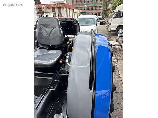 Machinery / Agricultural Machines / Tractors / New Holland / TD4.65B