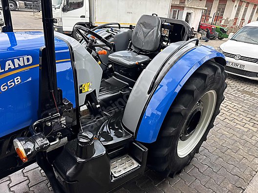 Machinery / Agricultural Machines / Tractors / New Holland / TD4.65B