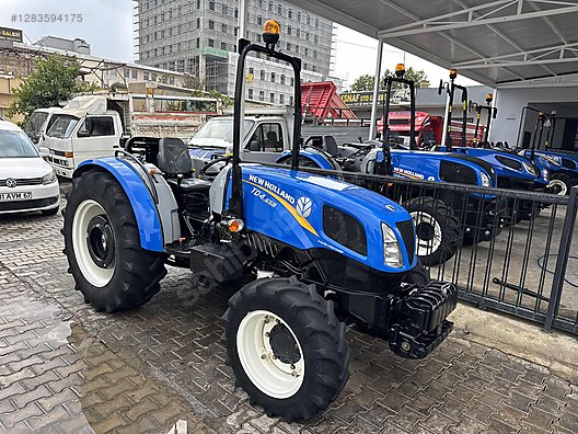 Machinery / Agricultural Machines / Tractors / New Holland / TD4.65B
