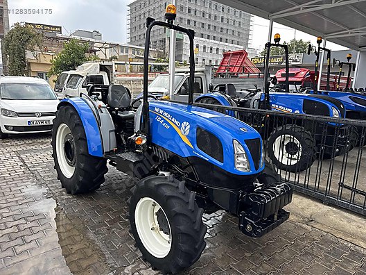 Machinery / Agricultural Machines / Tractors / New Holland / TD4.65B