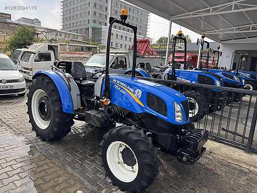 Machinery / Agricultural Machines / Tractors / New Holland / TD4.65B