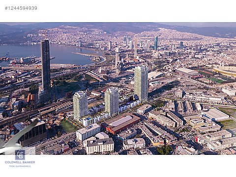 MEGAPOL İZMİR'DE SATILIK DENİZ MANZARALI 1+1 HOME/OFİS