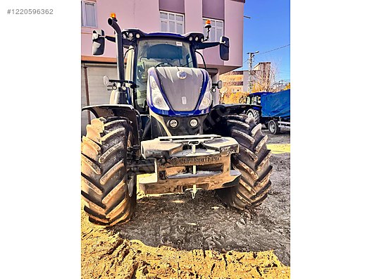 Machinery / Agricultural Machines / Tractors / New Holland / T7.270