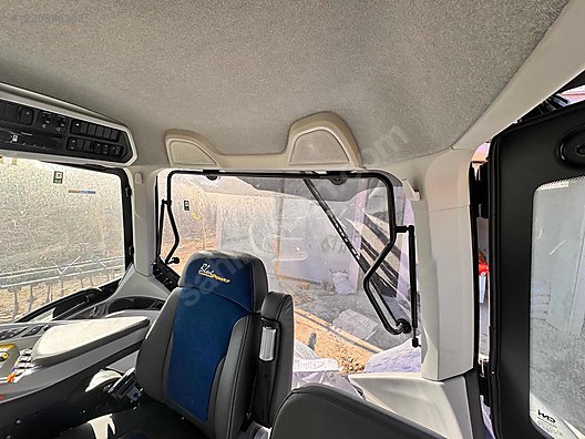 Machinery / Agricultural Machines / Tractors / New Holland / T7.270