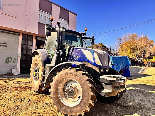 Machinery / Agricultural Machines / Tractors / New Holland / T7.270