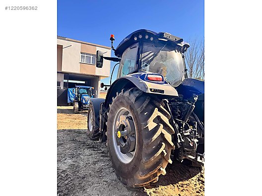 Machinery / Agricultural Machines / Tractors / New Holland / T7.270