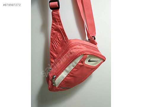 Nike Pembe El Cantasi Ve English Home Makyaj Duzenleyici Nike Bayan Modelleri Sahibinden Com Da 878597272