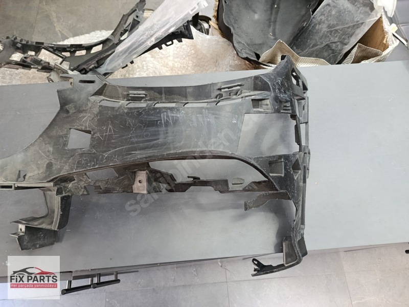 Mercedes E Tampon Braketi (Ön)