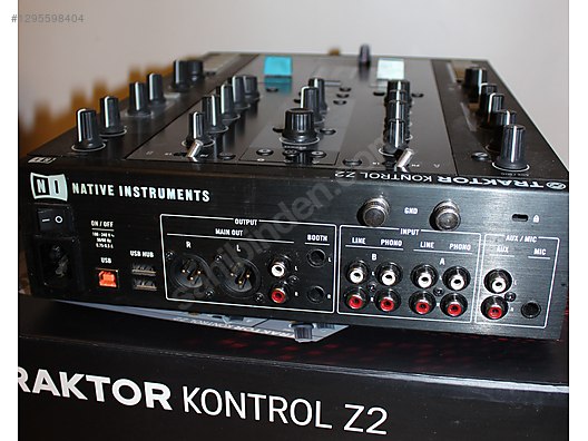 Native Instruments Traktor Z2 DJ Mixer + 2 Adet Timecode Vinyl ...