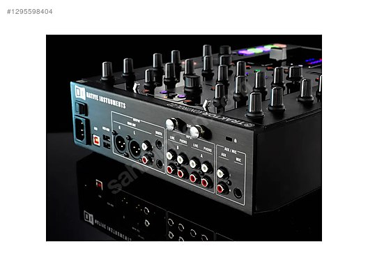 Native Instruments Traktor Z2 DJ Mixer + 2 Adet Timecode Vinyl ...