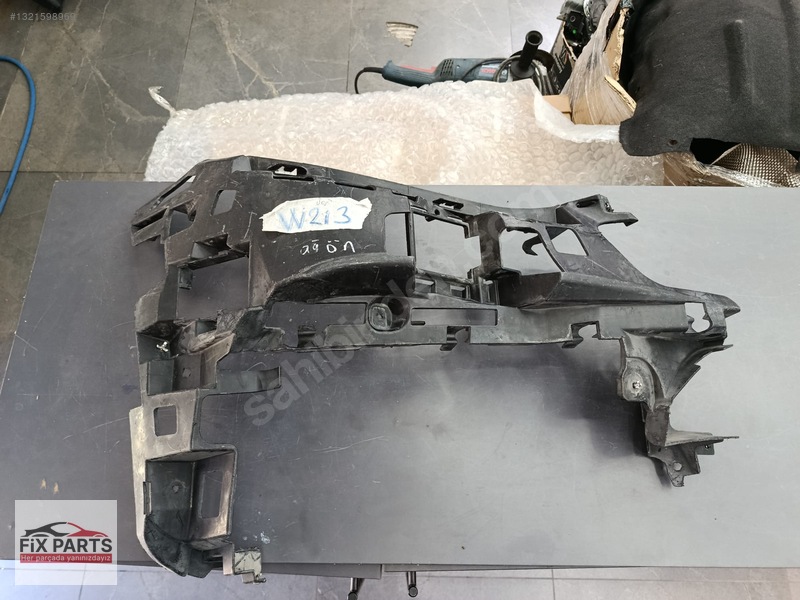 Mercedes E Tampon Braketi (Ön)