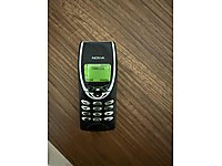 Nokia 8210