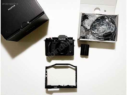 Aynasız / Fujifilm / X-T5 / Fujifilm X-T5 Siyah Gövde + Kafes