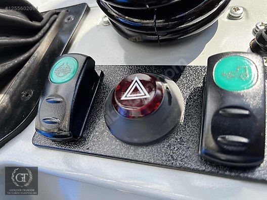 Machinery / Agricultural Machines / Tractors / New Holland / T4.110B