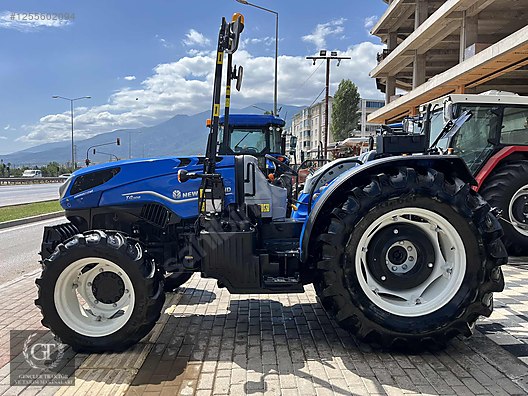 Machinery / Agricultural Machines / Tractors / New Holland / T4.110B