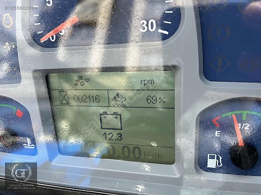 Machinery / Agricultural Machines / Tractors / New Holland / T4.110B