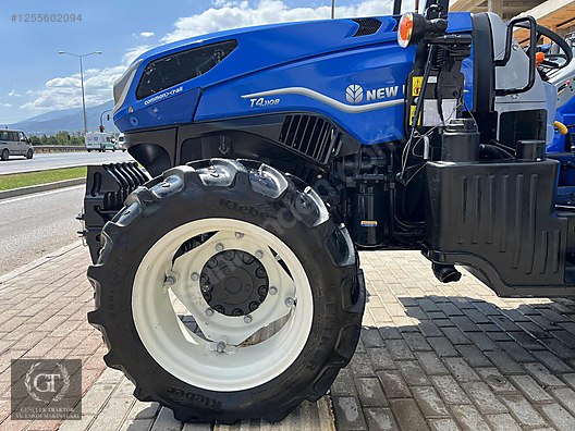 Machinery / Agricultural Machines / Tractors / New Holland / T4.110B